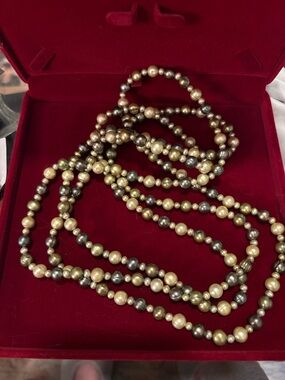 Classic Multi-Tone Green and Cream Rope Pearl Necklace
